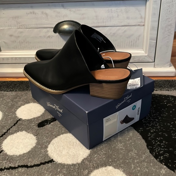 Universal Thread Shoes - Black mules, women’s size 8.